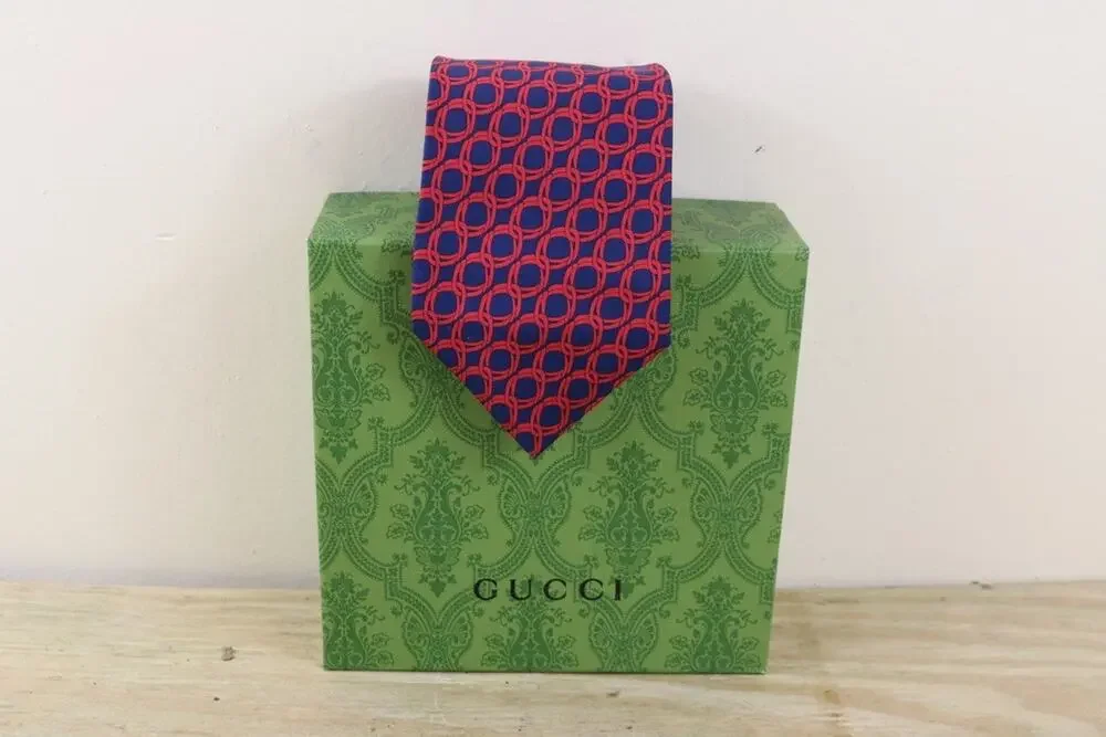 Gucci Silk Tie Mens Red Blue Chain Link Pattern Wide Italy Vintage NO BOX
